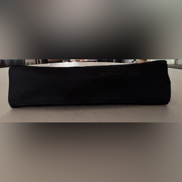 M•A•C Cosmetics | small cosmetic/makeup bag - Picture 4 of 15